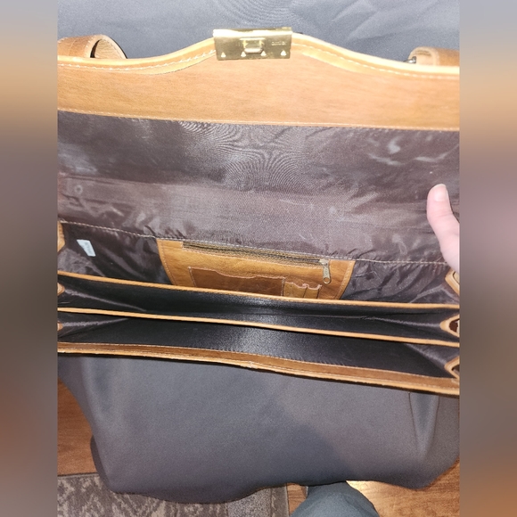 Vintage Leather Messenger Bag - Picture 9 of 13